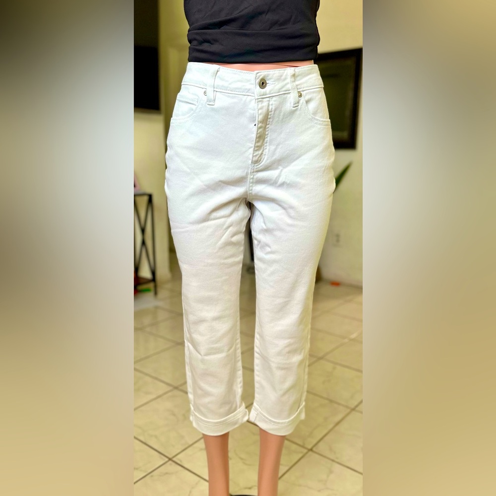 Style & Co
Women's Mid-Rise Curvy Capri Jeans